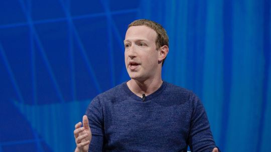 facebook-anuncio-que-contratara-10.000-personas-para-desarrollar-su-“metaverso”