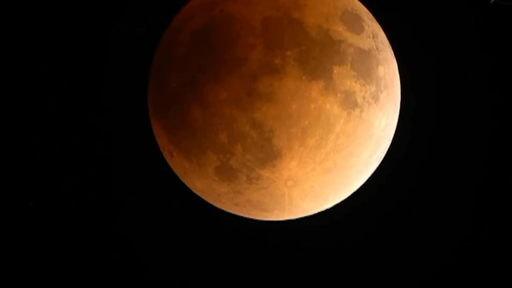el-viernes-se-vera-el-eclipse-lunar-mas-largo-desde-1440-en-varios-continentes