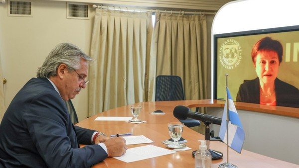 el-directorio-del-fondo-monetario-internacional-aprobo-el-programa-para-argentina